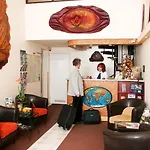 Manzard Panzio מלון