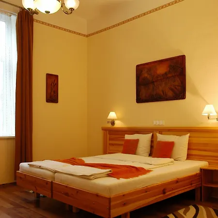 酒店 Manzard Panzio