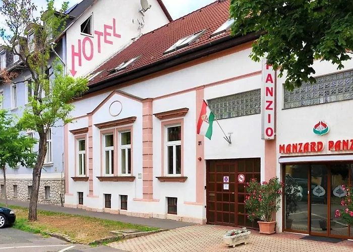 Manzard Panzio Hotel