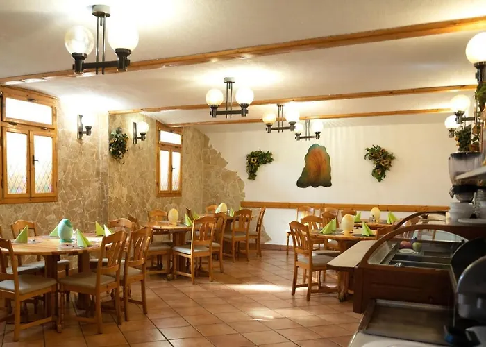 Hotel Manzard Panzio 3*