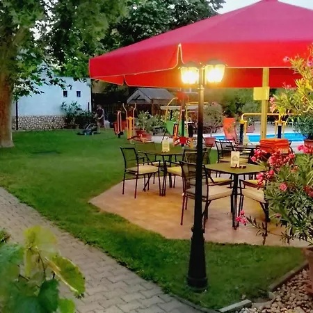 Hotel Manzard Panzio 3*