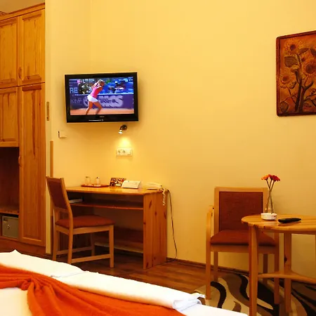 Hotel Manzard Panzio Budapest