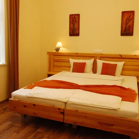 Manzard Panzio Ξενοδοχείο Βουδαπέστη